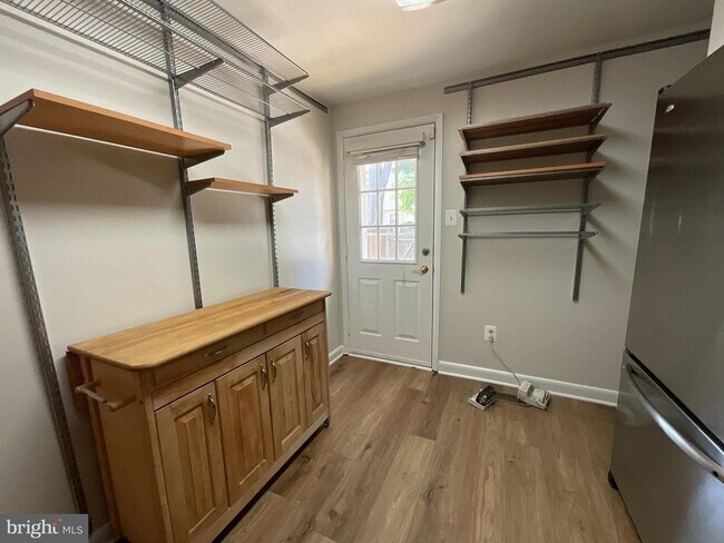 Building Photo - 6826 Deer Spring Ct