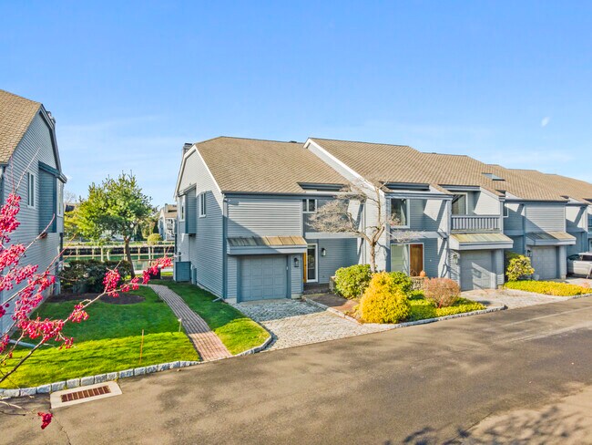 Foto del edificio - 1 Island Dr