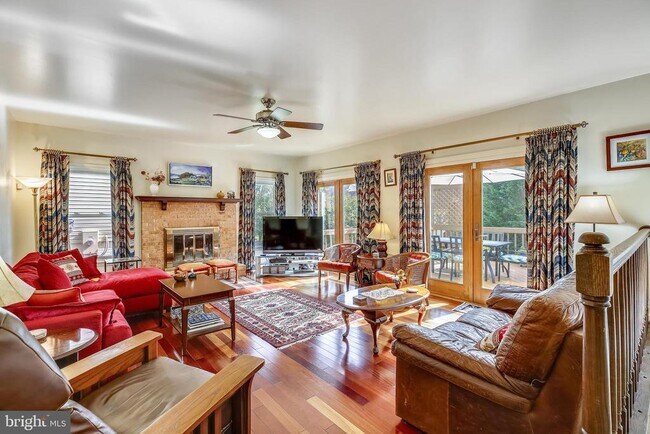 Building Photo - 14 Leatherleaf Ct
