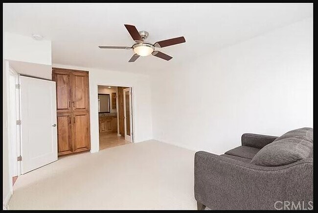 Large Master w/Office Nook - 1957 Temple Ave