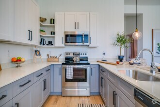 Interior Photo - Onyx at Westgate