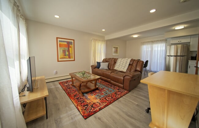 Foto del edificio - 457 Jackson Ave