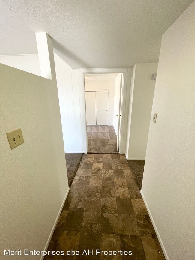 Foto del edificio - 4 br, 2 bath House - 1008 W KRISTAL WAY