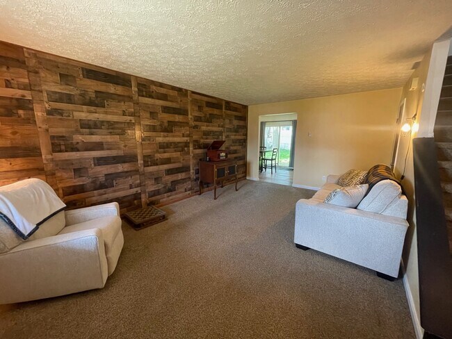 Foto del edificio - 2902 Forest Ln