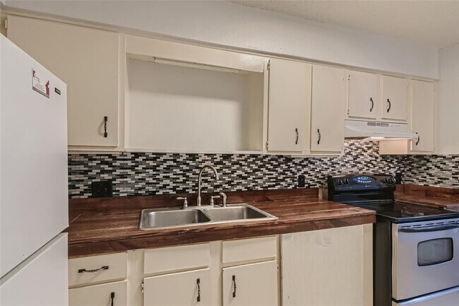 Foto del edificio - 2712 Parker Ln