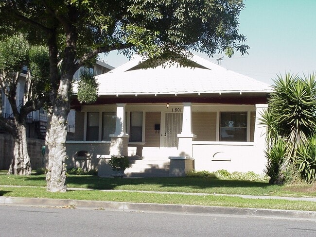 Building Photo - 1801 Vine St