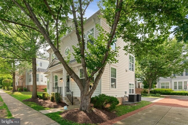 Building Photo - 14348 Sharpshinned Dr