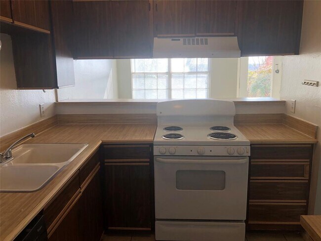 Building Photo - 4625 Driskell Blvd
