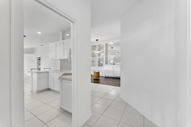 Building Photo - 8270 Eleuthera Ln