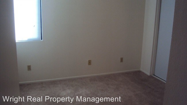 Building Photo - 8331 Vineyard Ave