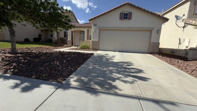 Building Photo - 9842 W Mesa Vista Ave