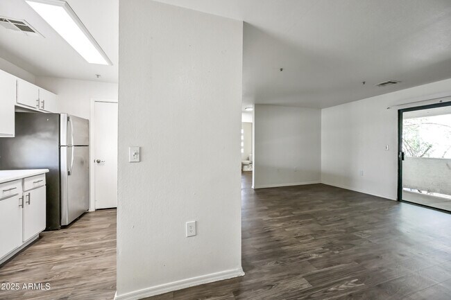 Building Photo - 3065 N 67th Ave