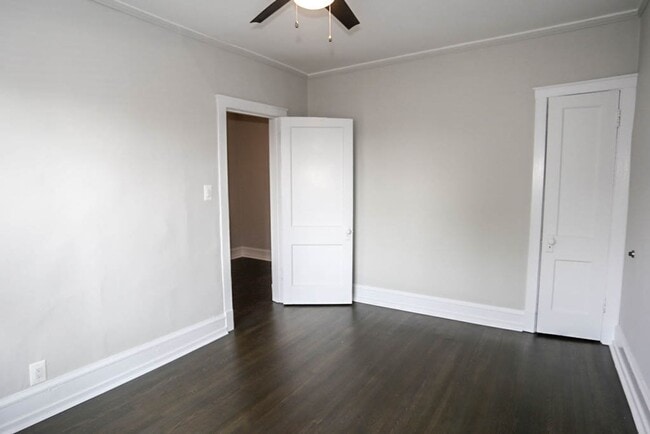 Building Photo - 1603 W Berteau Ave