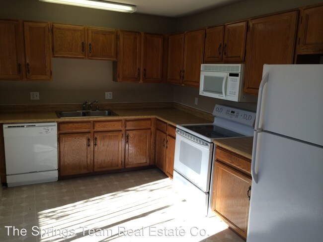 Foto del edificio - 2416-2416 Allegheny Dr
