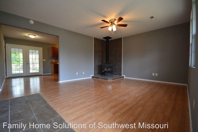 Building Photo - 629 S Miller Rd