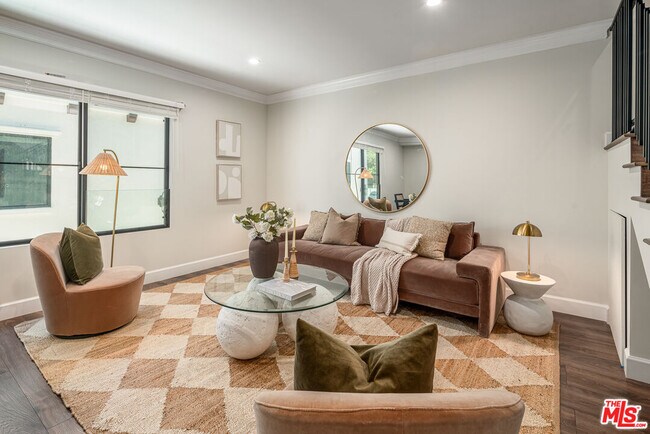 Foto del edificio - 1147 Beachwood Dr