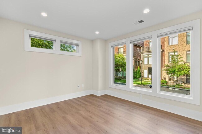 Foto del edificio - 158 Winsome Cir
