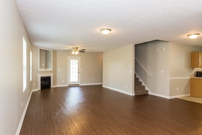 Foto del edificio - 465 Cathedral Dr