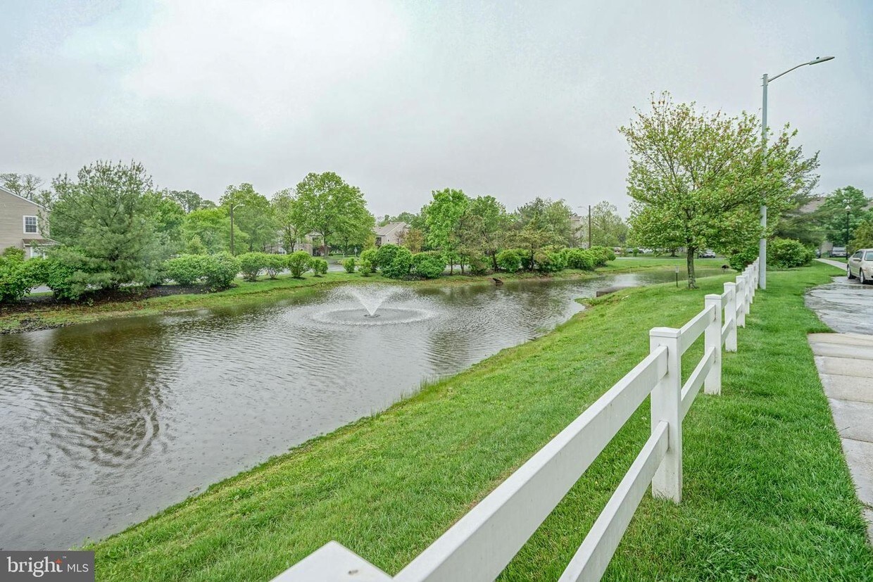 303 Firethorne Ct, Washington Township, NJ 08080 Room for Rent in