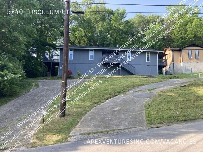 Foto del edificio - 5240 Tusculum Ct