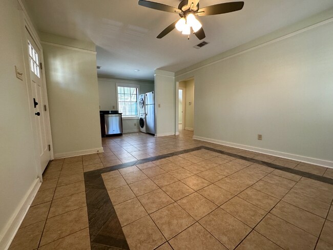 Foto del edificio - 507 E 7th St