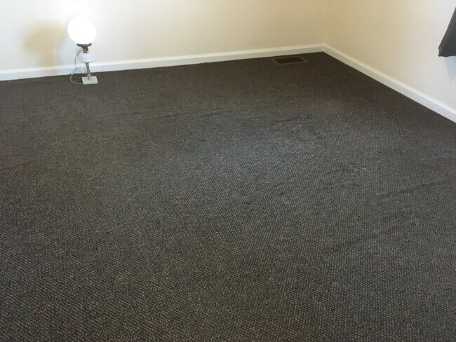 Foto del edificio - 248 Ridge Rd