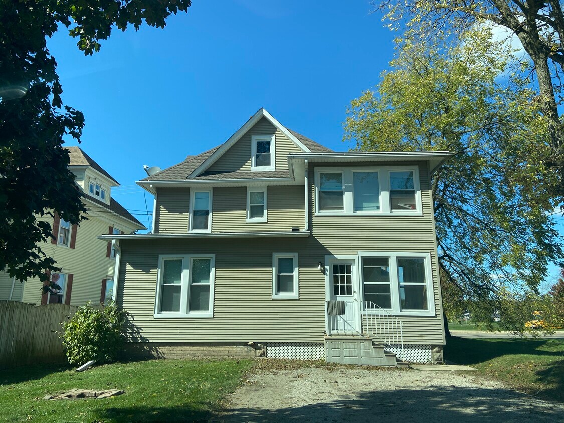 Foto del edificio - 324 Sycamore Rd