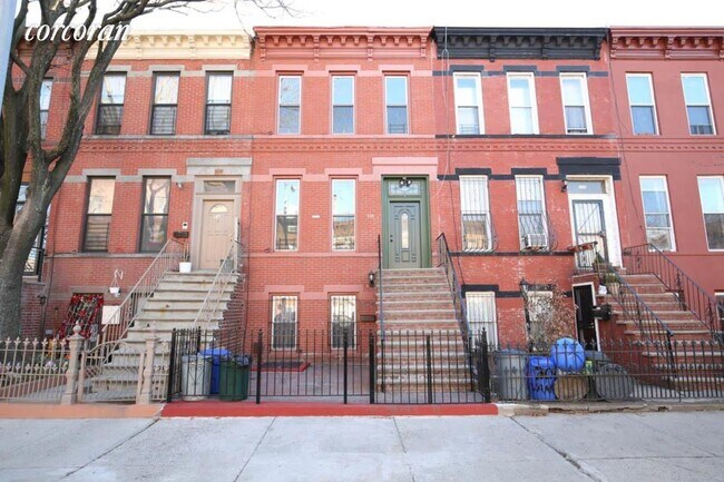 Building Photo - 310 Van Buren St