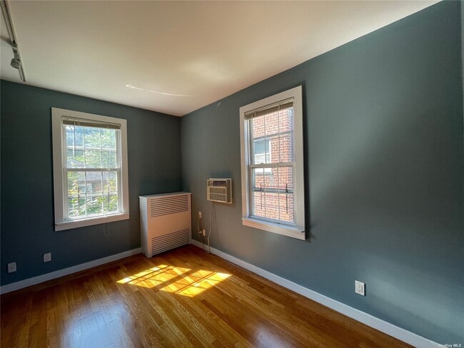 Building Photo - 5643 Mosholu Ave