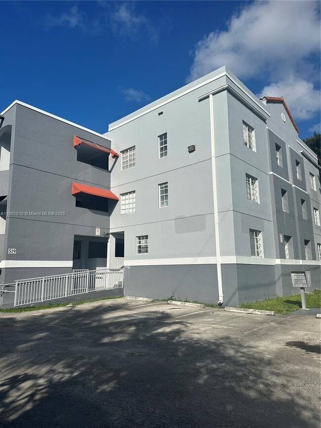 Building Photo - 519 SW 2nd St Building Photo - 519 SW 2nd St