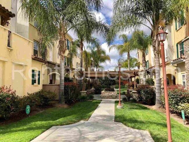 Building Photo - La Mesa, 7370 La Mesita Place #2 - 2 bdrm ...