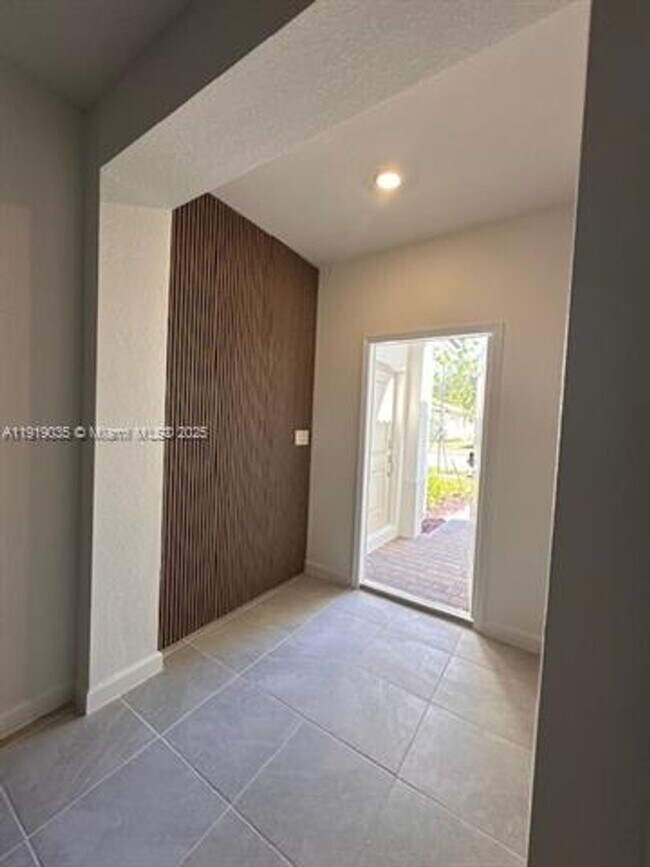 Foto del edificio - 2265 SE 30th St