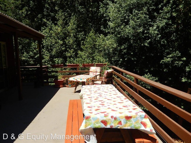 Building Photo - 2 br, 2 bath House - 10360 Old River Rd.