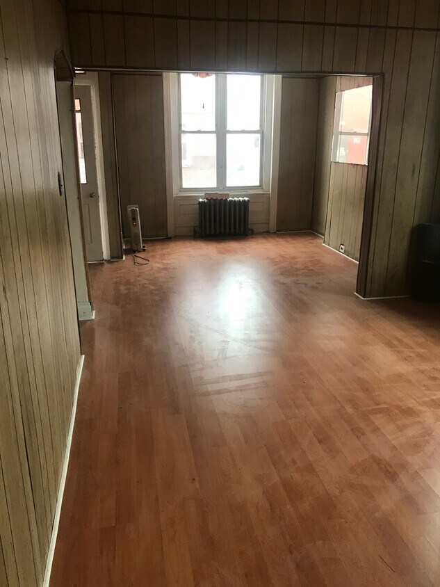 1327 W Seltzer St, Philadelphia, PA 19132 Townhome Rentals in