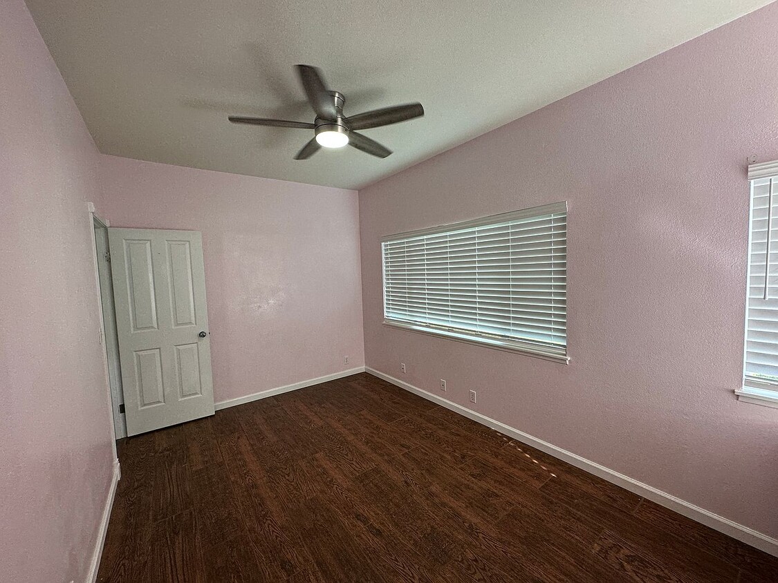 Foto principal - 1082-1082 Hakala St