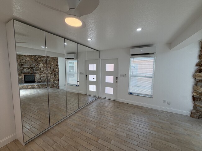 Foto del edificio - 1 Bed/1 Bath