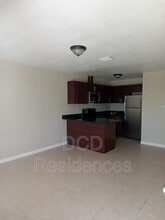 Building Photo - 612 Sally Ln S
