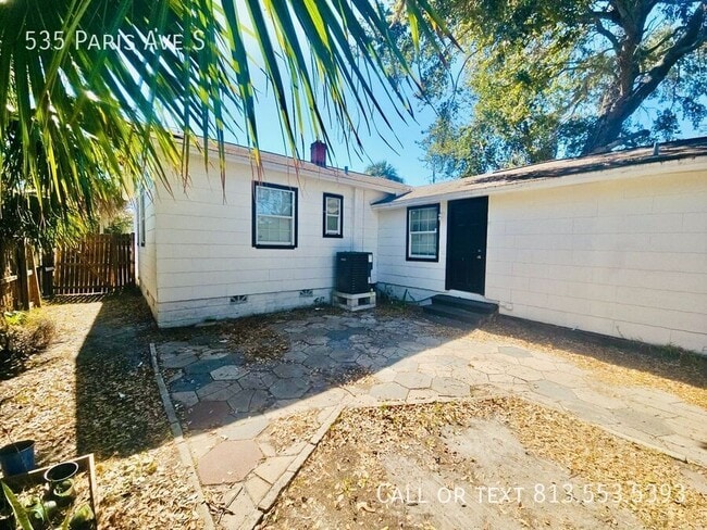 Foto del edificio - 535 Paris Ave S