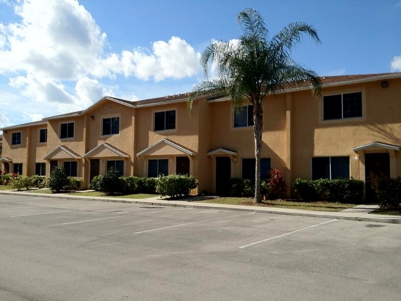 Foto principal - Weatherbee Townhomes