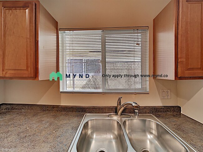 Building Photo - 1 br, 1 bath  - 4944 Coronado Ave
