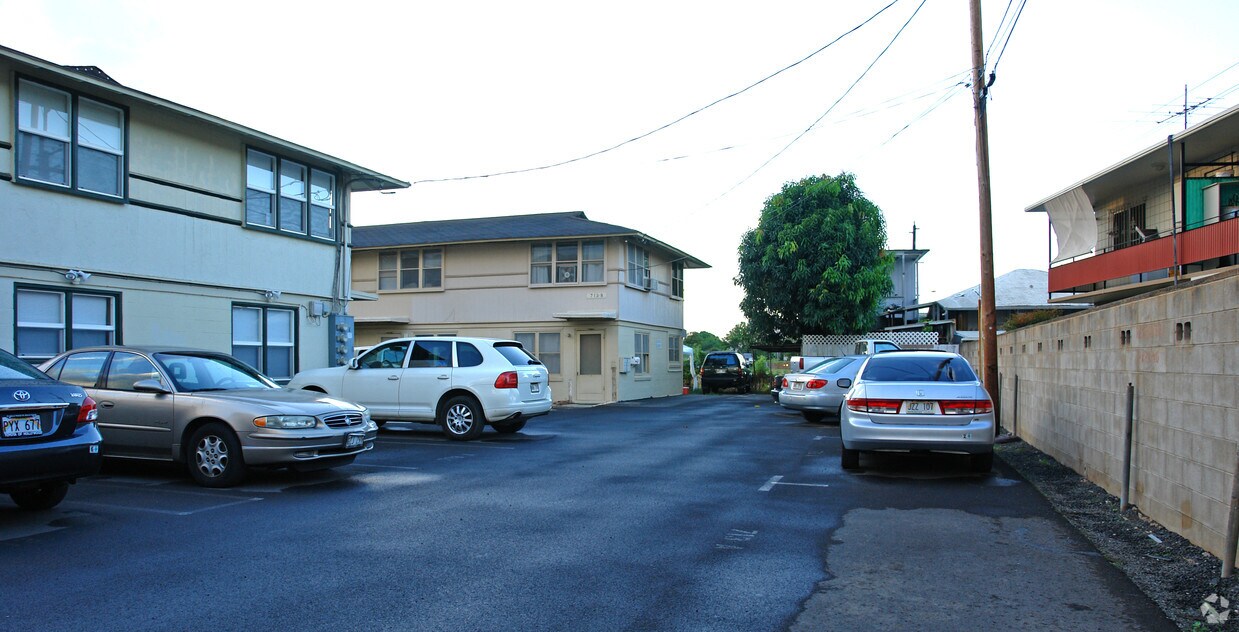 Building Photo - 713B Menehune Ln