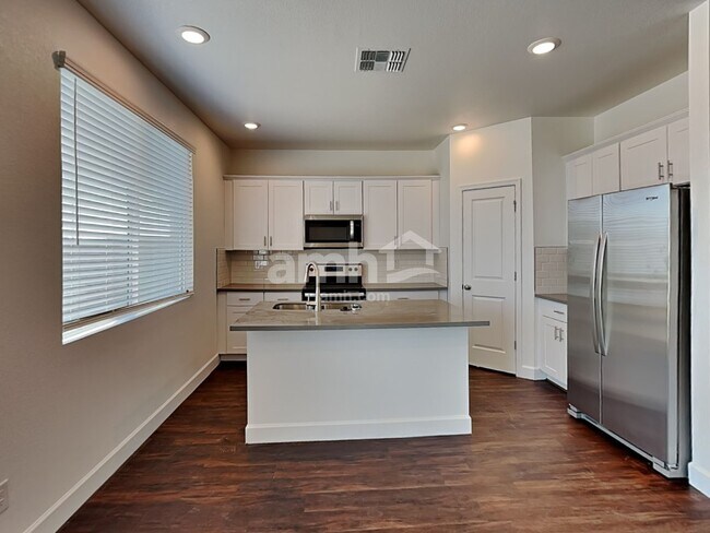 Foto del edificio - 8971 N 171st Dr