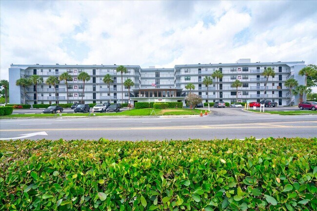 Foto del edificio - 9235 SW 8th St