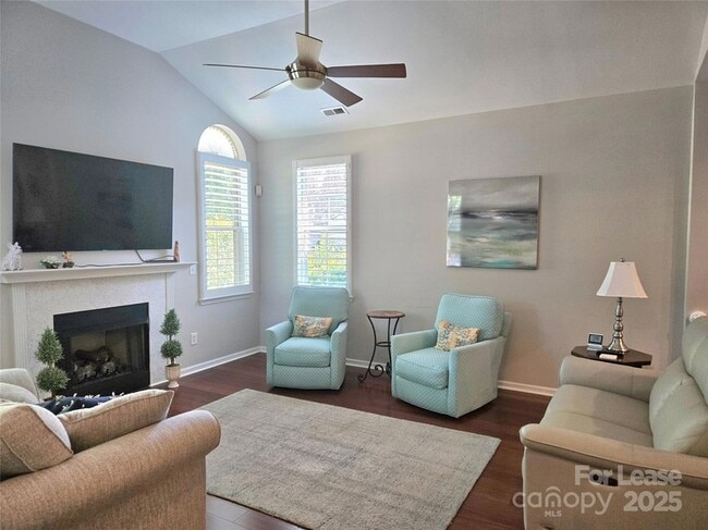 Building Photo - 809 Ledgestone Ct