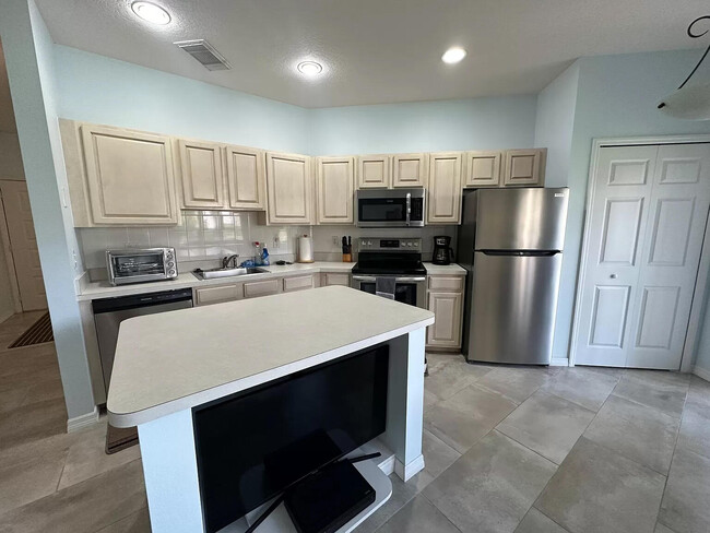 Building Photo - 9903 Perfect Dr
