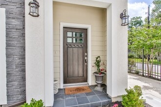 Building Photo - 812 Fisher St