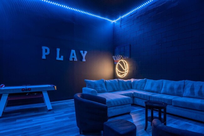 Foto del edificio - 7450 Gathering Dr