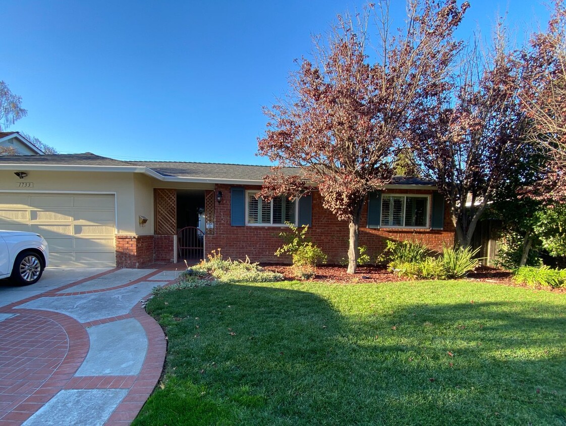 Primary Photo - WILLOW GLEN - Beautiful home with updated ...