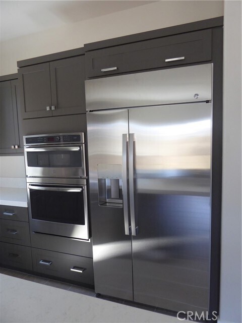 Building Photo - 652 Athos