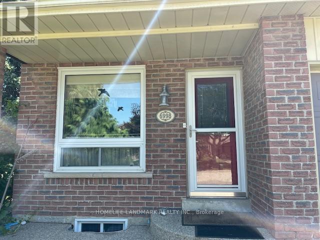 Building Photo - 6998 Hickling Crescent